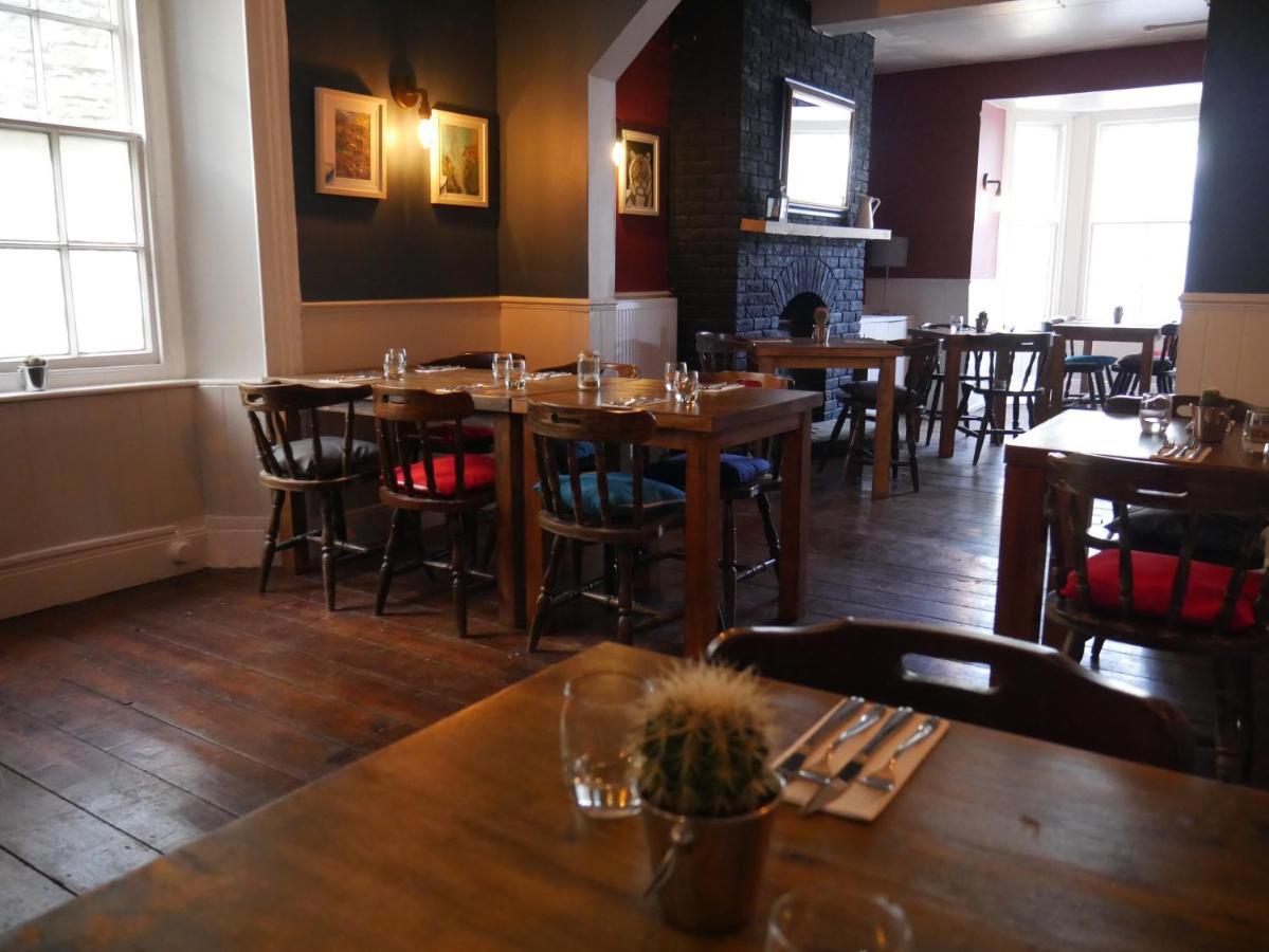 Hotel The Fox And Hounds Whittlebury Exterior foto